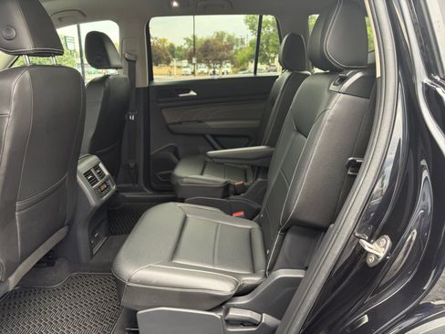 Used 2023 Volkswagen Atlas SEL R-Line AWD/4WD image 17