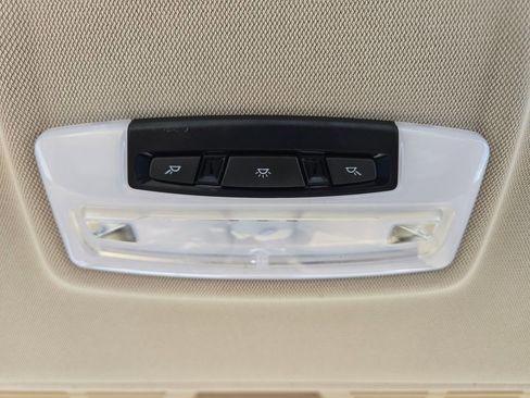 Used 2018 BMW 320i Sedan w/ Convenience Package image 38