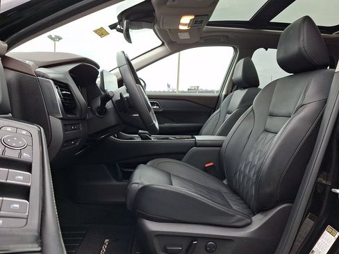 Certified 2023 Nissan Rogue Platinum w/ Platinum Premium Package AWD/4WD image 13