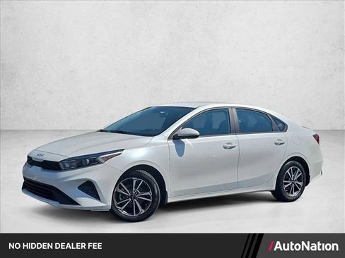 Used 2024 Kia Forte LXS FWD image 1