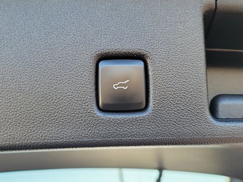 Certified 2022 Ford Escape Titanium image 8