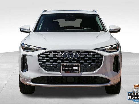 Certified 2025 Audi Q5 Premium w/ Convenience Package AWD/4WD image 2