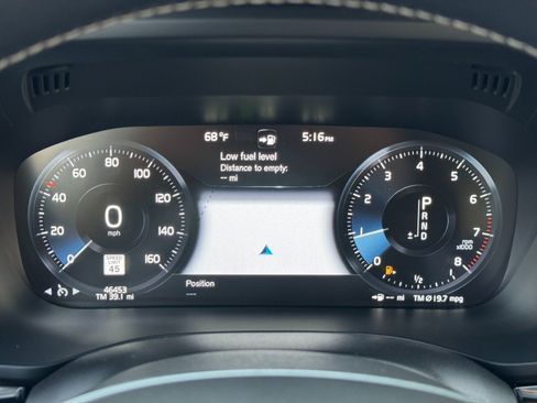 Used 2019 Volvo XC60 T5 R-Design w/ Protection Package image 17