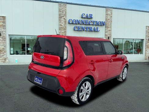 Used 2015 Kia Soul + image 4