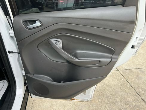 Used 2017 Ford Escape SE image 16