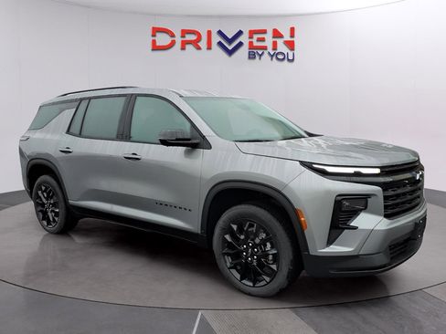 New 2026 Chevrolet Traverse LT w/ Midnight/Sport Edition image 7