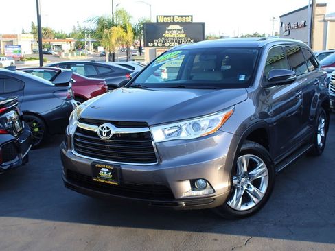 Used 2014 Toyota Highlander Limited AWD/4WD image 44