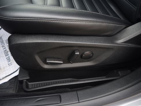 Used 2022 Ford Edge SEL w/ Convenience Package image 18