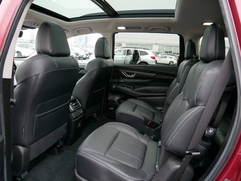 Certified 2025 Subaru Ascent Limited w/ Popular Package #2 image 32