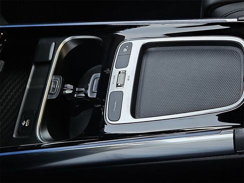 Certified 2025 Mercedes-Benz GLA 250 image 24