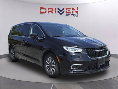 Used 2024 Chrysler Pacifica Limited