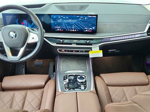Used 2025 BMW X7 xDrive40i w/ Parking Assistance Package image 88