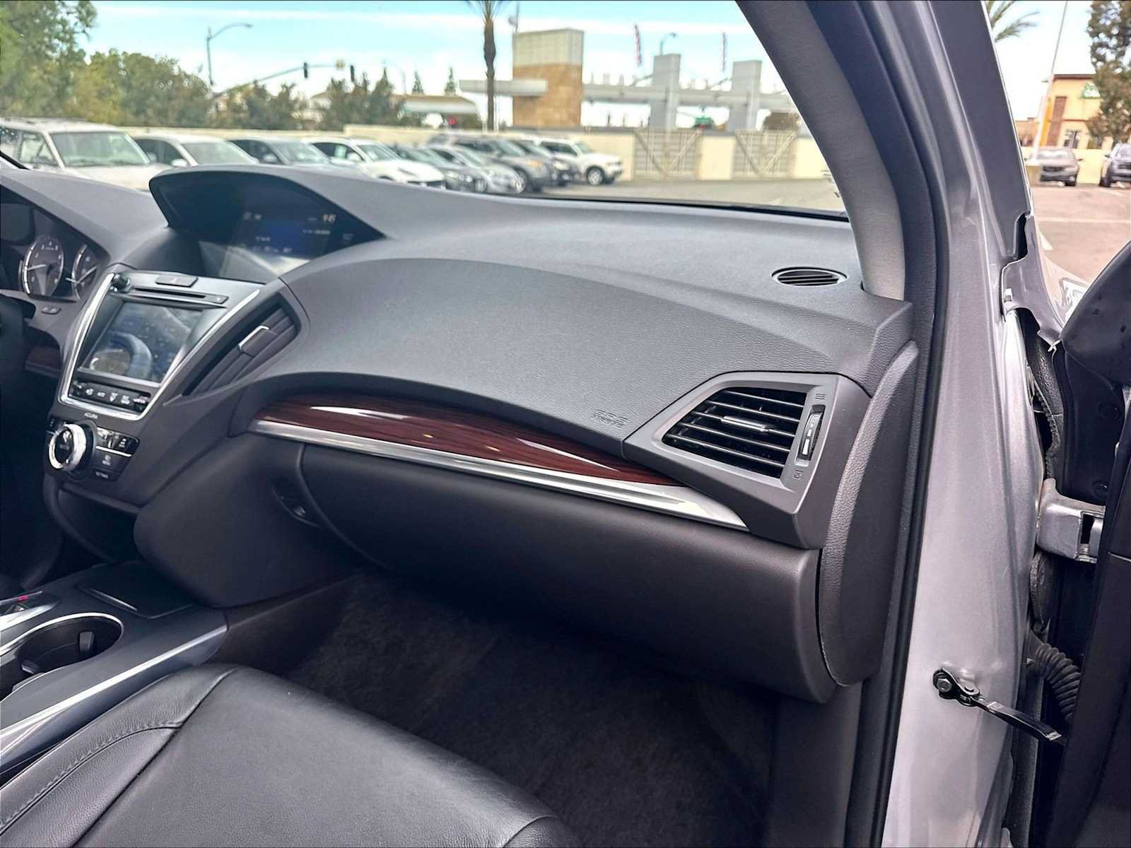 Used 2016 Acura MDX w/ Technology Package AWD/4WD image 19