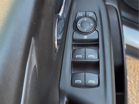 Used 2022 Chevrolet Bolt LT w/ Infotainment Package image 19