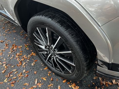 Certified 2024 Lexus GX 550 w/ Accessory Package (31) image 11