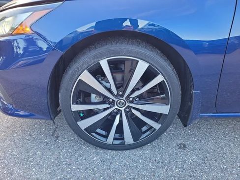 Used 2021 Nissan Altima 2.5 SR w/ SR Premium Package FWD image 5