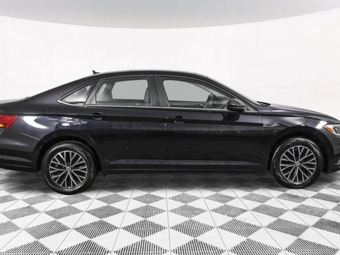Used 2019 Volkswagen Jetta SEL w/ Cold Weather Package FWD image 13