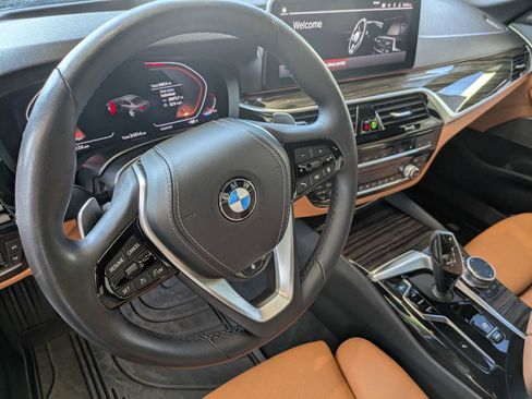 Used 2023 BMW 530i xDrive w/ Premium Package AWD/4WD image 8