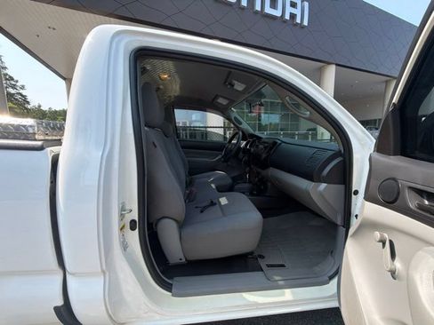 Used 2012 Toyota Tacoma 2WD Regular Cab image 9