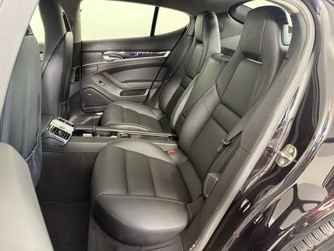 Used 2013 Porsche Panamera 4 Platinum Edition AWD/4WD image 34
