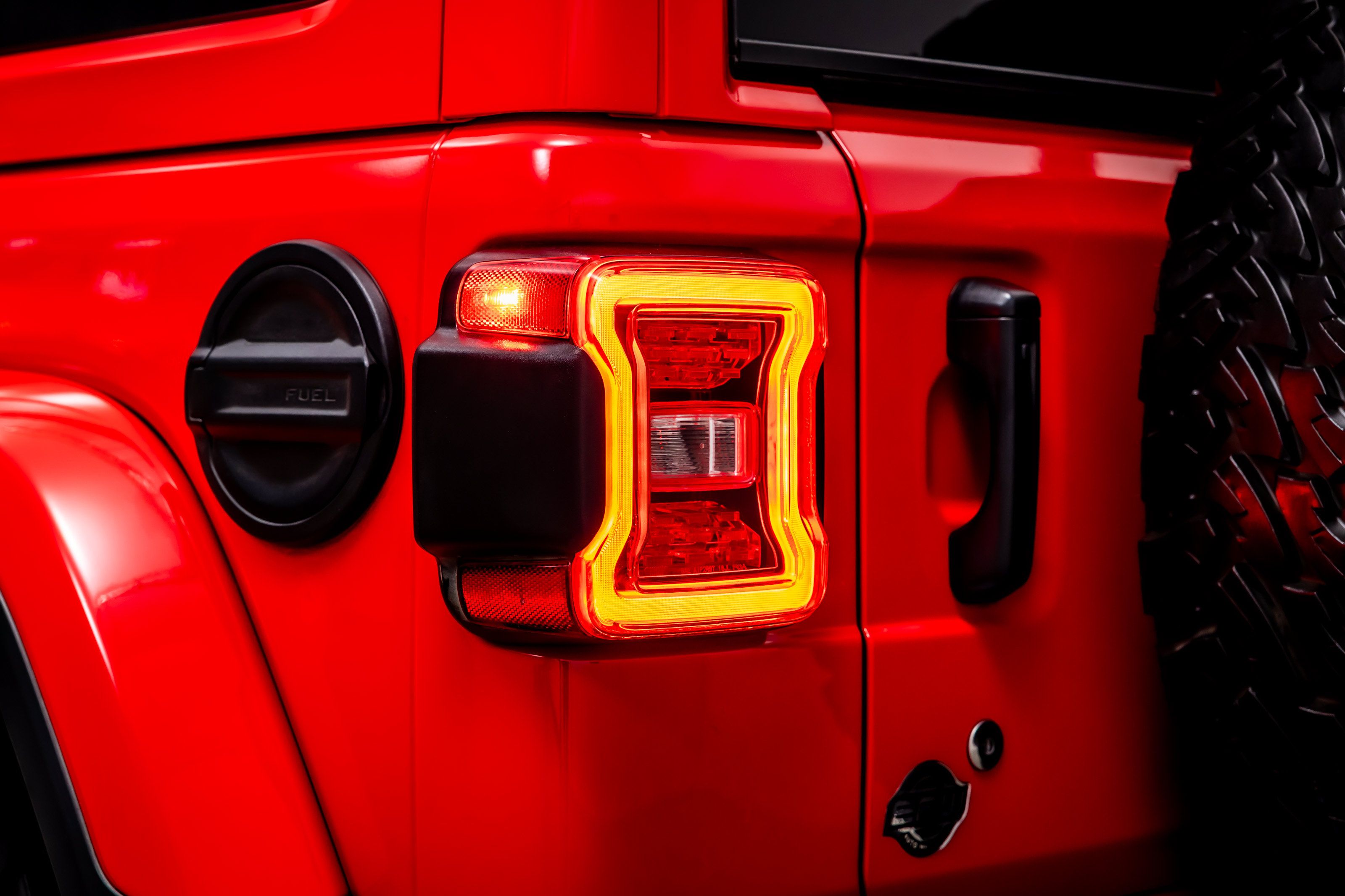 Used 2018 Jeep Wrangler Unlimited Sahara AWD/4WD image 13