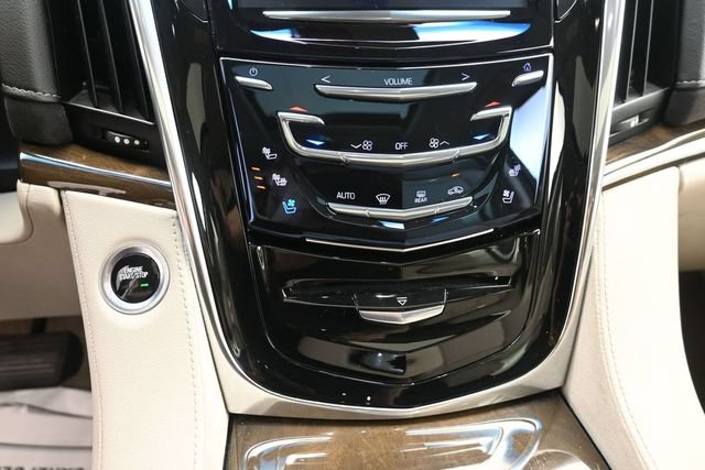 Used 2018 Cadillac Escalade ESV Premium Luxury AWD/4WD image 17