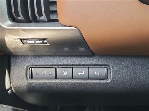 Certified 2024 Nissan Pathfinder Platinum w/ Black Appearance Package AWD/4WD image 17