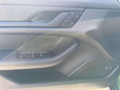 Used 2022 Porsche Taycan 4 Cross Turismo image 9