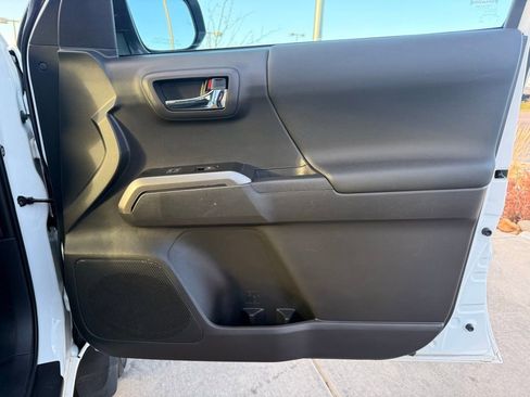 Used 2023 Toyota Tacoma TRD Sport image 27