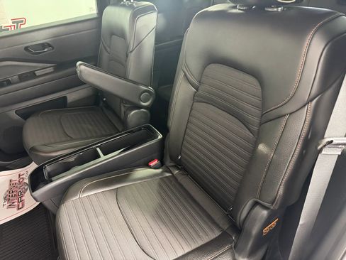 Used 2025 Nissan Pathfinder Rock Creek image 37