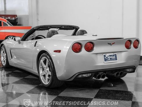Used 2005 Chevrolet Corvette Convertible w/ Preferred Equipment Group image 9