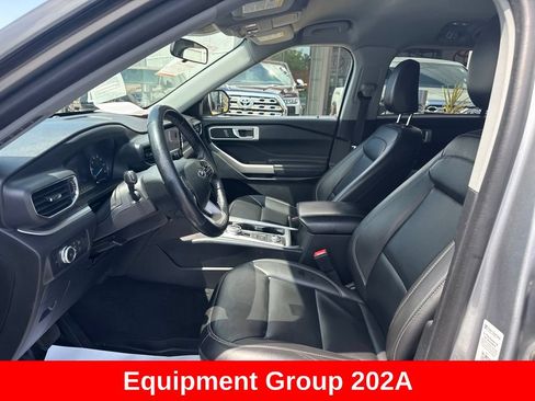 Used 2022 Ford Explorer XLT w/ Equipment Group 202A AWD/4WD image 11