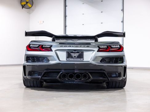 Used 2024 Chevrolet Corvette Z06 w/ Z07 Performance Package RWD image 5