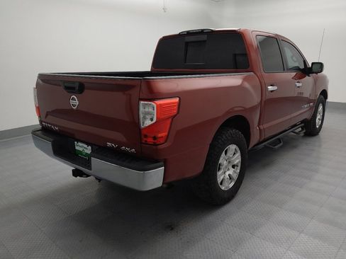 Used 2018 Nissan Titan SV image 9