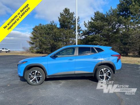 Used 2024 Chevrolet Trax RS w/ Driver Confidence Package image 3