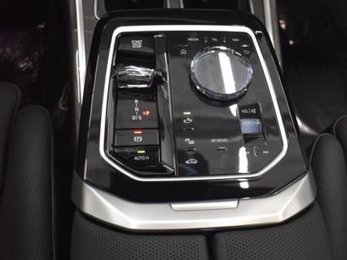 New 2026 BMW 760i xDrive image 27