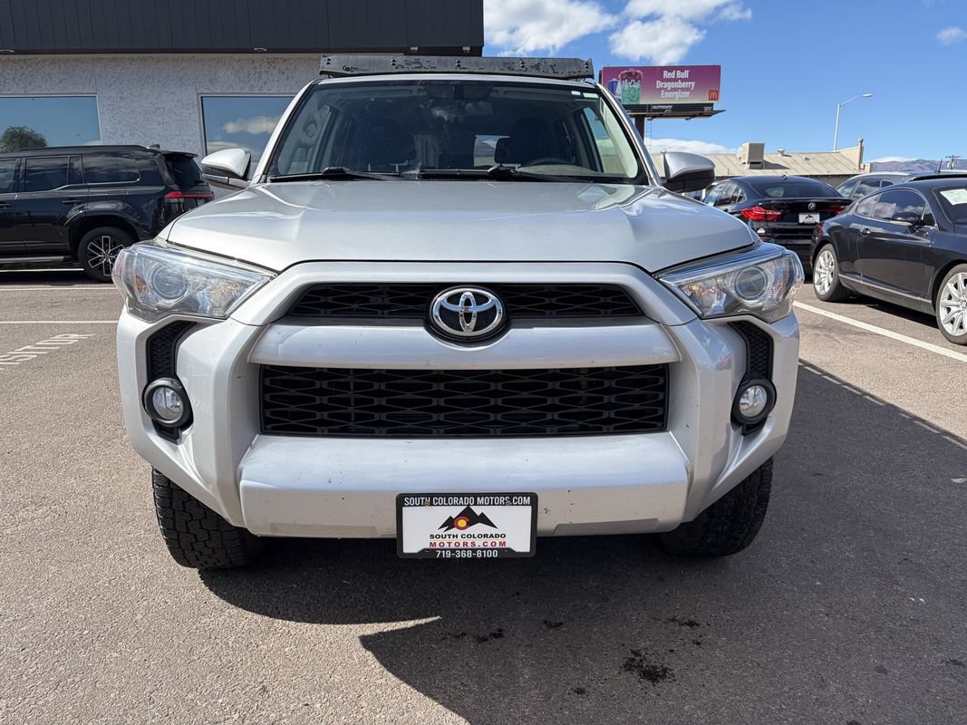 Used 2018 Toyota 4Runner SR5 AWD/4WD image 2