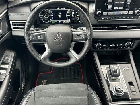 Used 2024 Mitsubishi Outlander Ralliart image 16