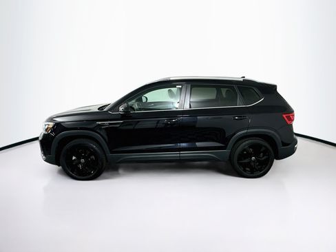 Used 2023 Volkswagen Taos SE FWD image 4