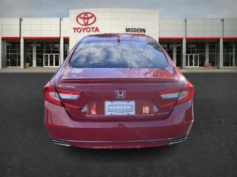 Used 2018 Honda Accord Sport image 6