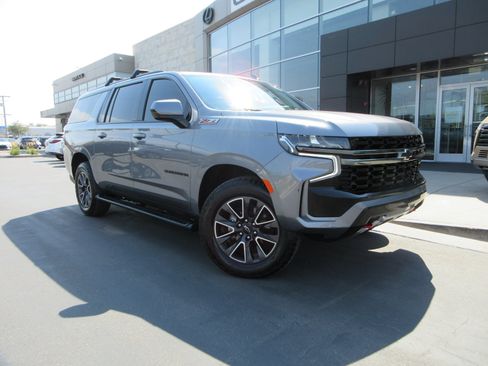 Used 2021 Chevrolet Suburban Z71 AWD/4WD image 15