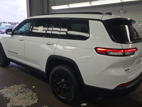 Used 2024 Jeep Grand Cherokee L Altitude AWD/4WD image 6