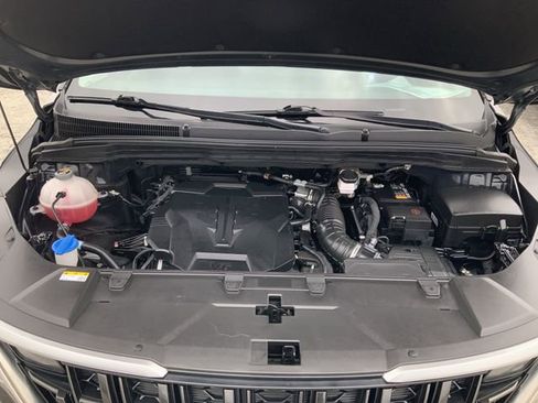 Used 2023 Kia Carnival LX image 12