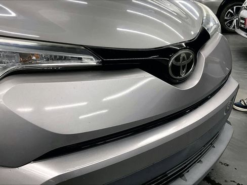 Used 2018 Toyota C-HR XLE image 24