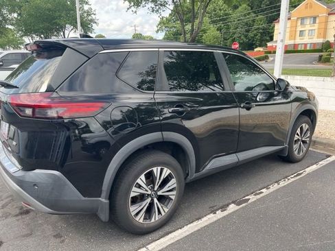 Used 2022 Nissan Rogue SV FWD image 3