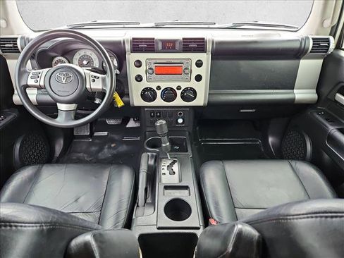 Used 2013 Toyota FJ Cruiser 2WD w/ Convenience Pkg image 16