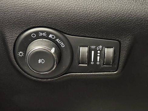 Used 2023 Jeep Compass High Altitude AWD/4WD image 19
