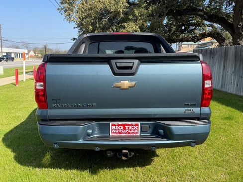 Used 2010 Chevrolet Avalanche LT image 8