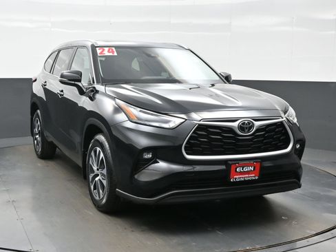 Used 2024 Toyota Highlander XLE AWD/4WD image 8