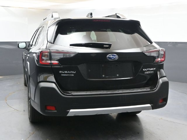 Used 2024 Subaru Outback Touring AWD/4WD image 4